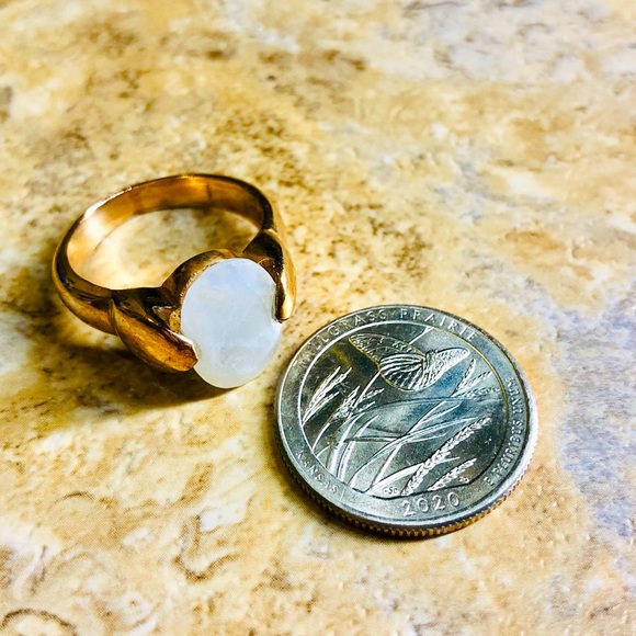 Vintage Jewelry - Copper Rainbow Moonstone Vintage Ring Size 9